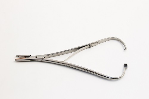 McPhail Needle Holder
